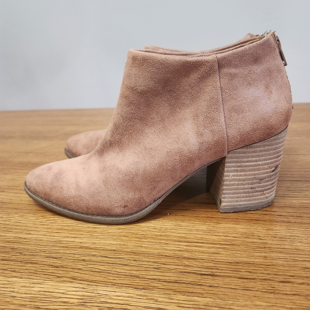 Report 'Tempe' Faux Suede Ankle Booties in Tan Stacked Heel Size 9.5
